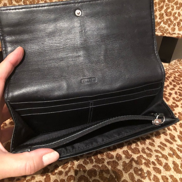 Authentic Coach envelope wallet ♥️♥️♥️ - Picture 4 of 5
